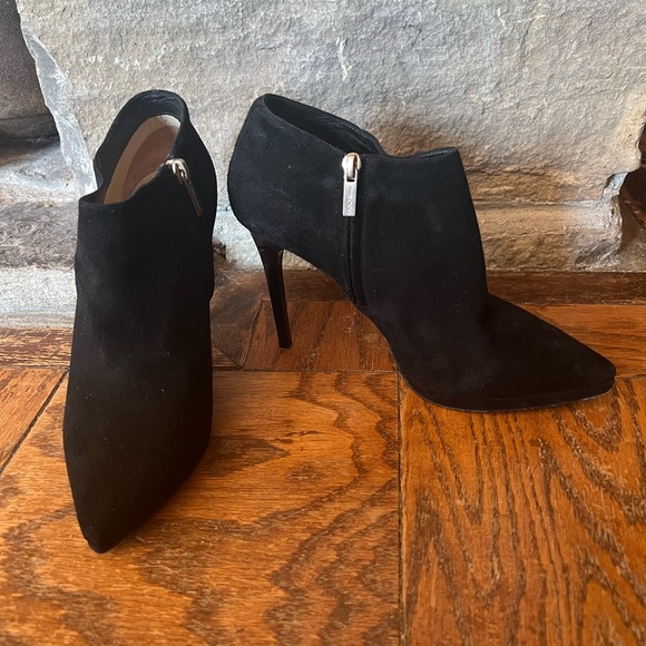 Jimmy Choo, Black Suede Pumps, Size UK 39 😍 - Picture 3 of 5